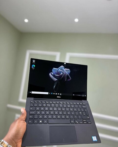*DELL XPS 13 9350*