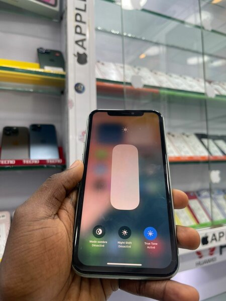 iPhone 11 64giga sans face ID
