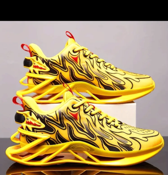 Sneakers futuristes multicolores