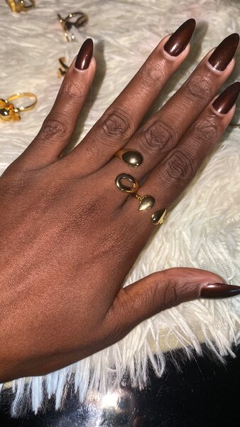 Bague dorée élégante