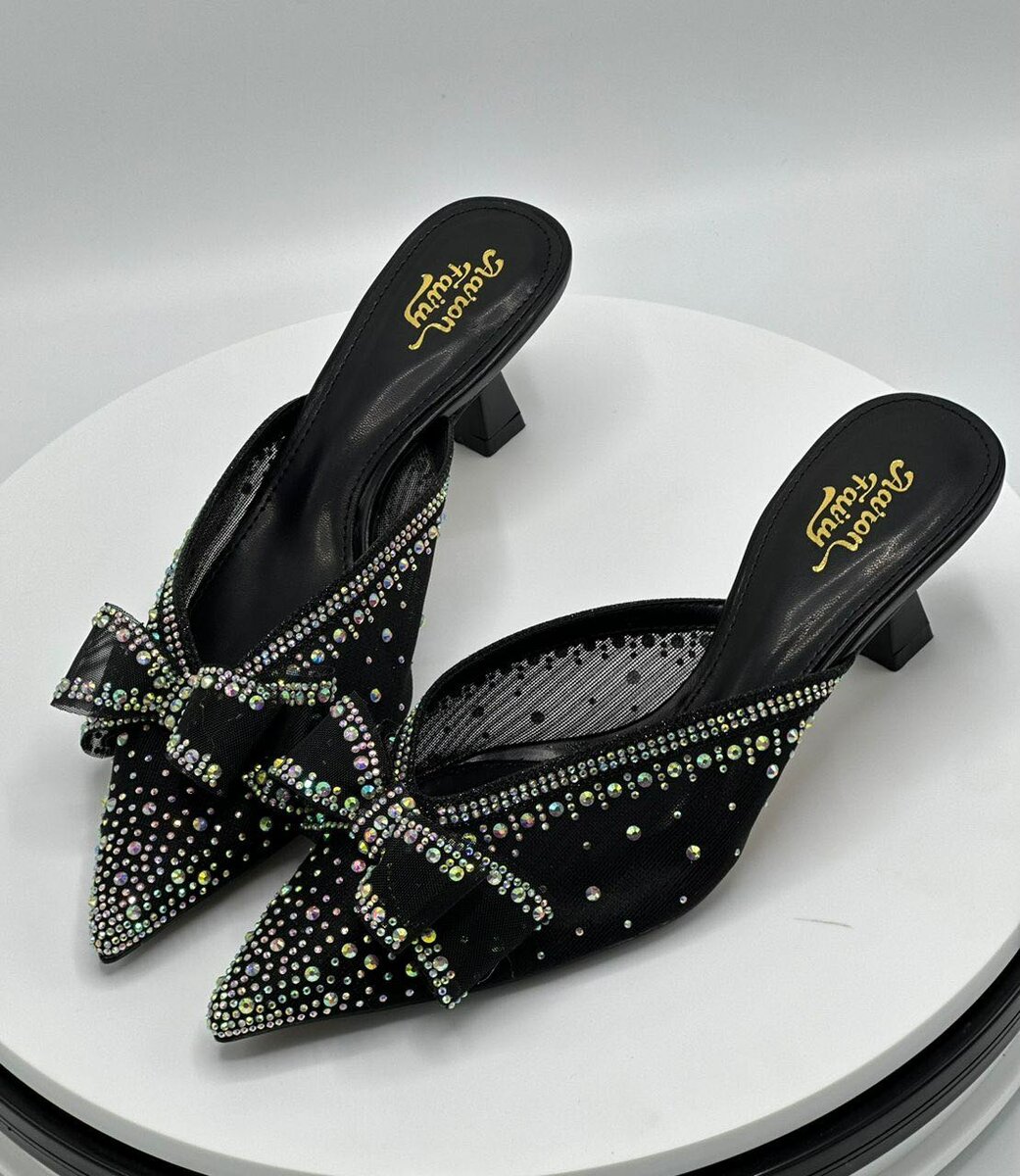 Half shoes