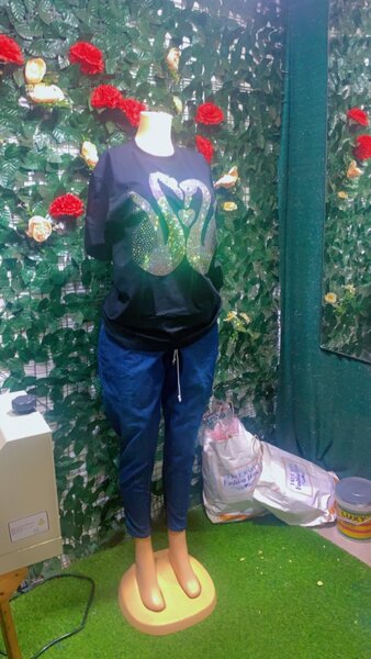 Tops & Round neck