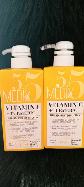 Medix 5.5 Vitamin C and Turmeric lotion