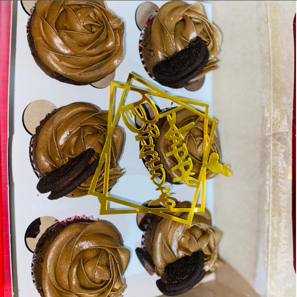 cup cakes six