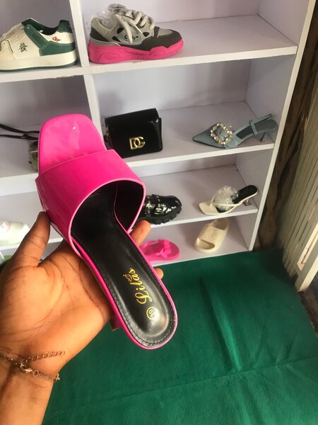 Low pinky heels