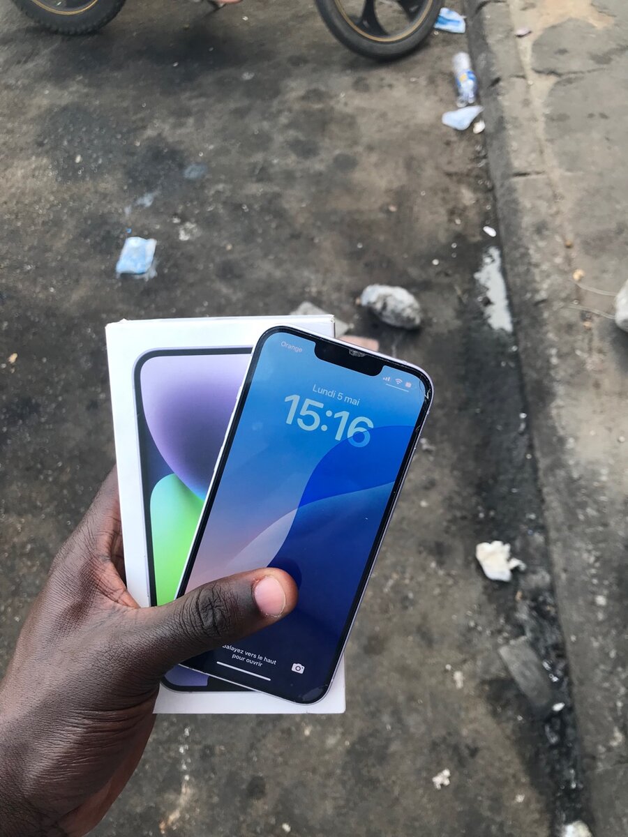 iPhone 14 simple