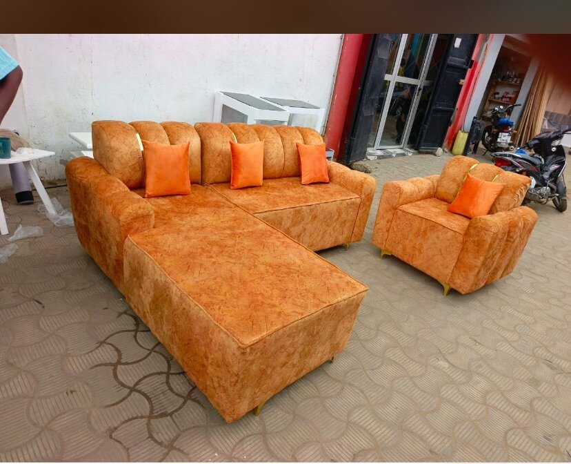 Canapé d'angle moderne et fauteuil