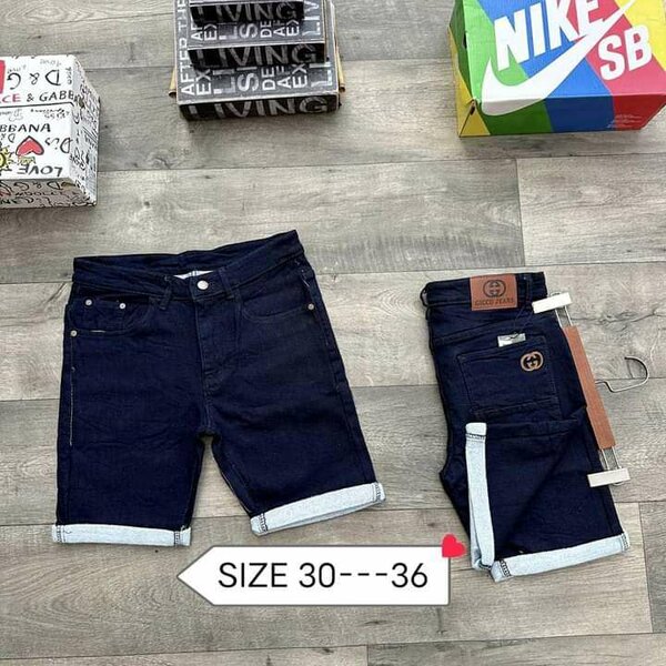 Short jeans