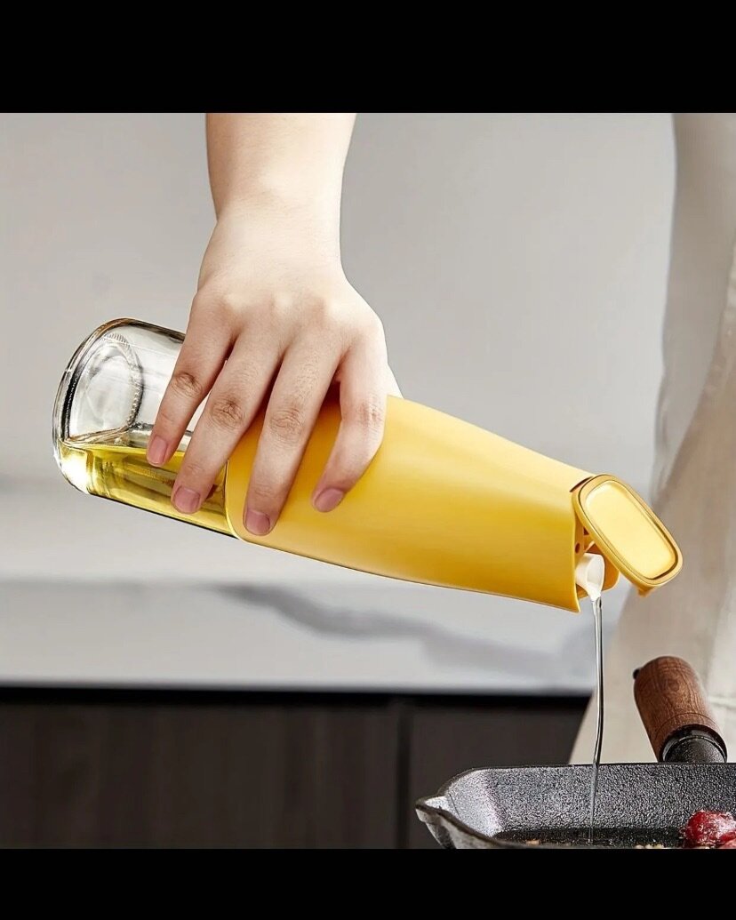Oil storage bottle