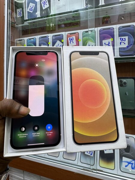 iPhone 12 simple