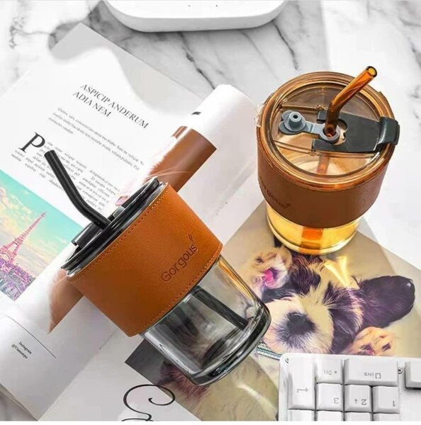 MUG EN VERRE MASSIF AVEC PAILLE  400ML