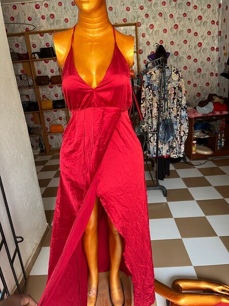 Robe avec fentes