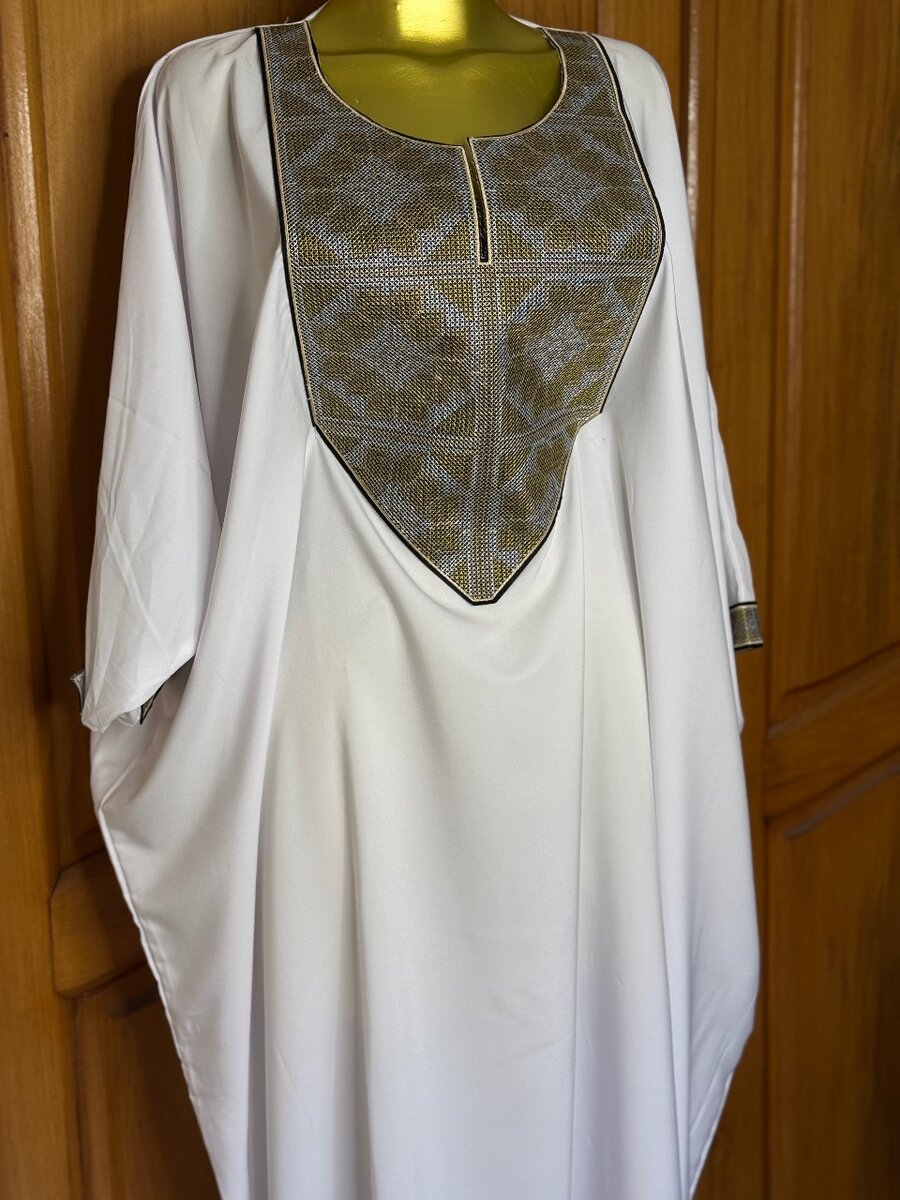 Elegant Embroidered Kaftan