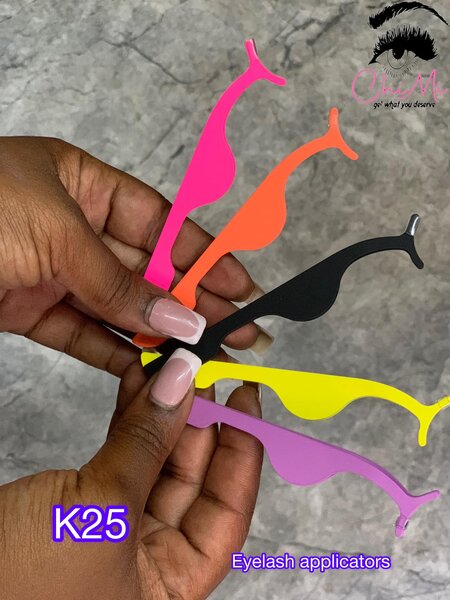 Eyelash applicators