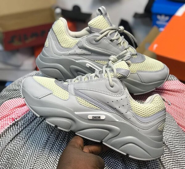 DIOR