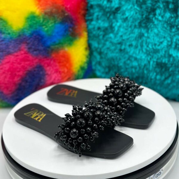 Zara  Pearl slide