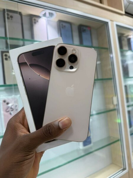 iPhone 16 pro 256 Go Argent