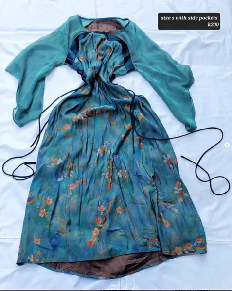 green dress