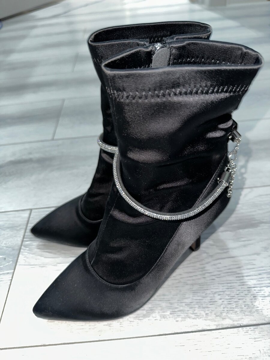 Jimmy Choo