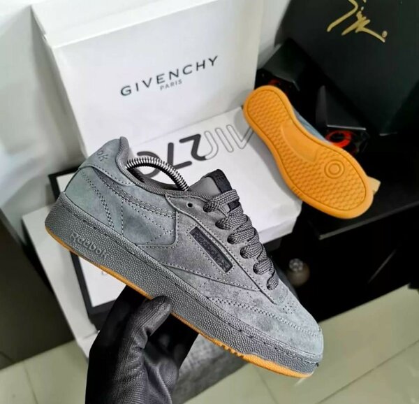 REEBOK CLASSIC