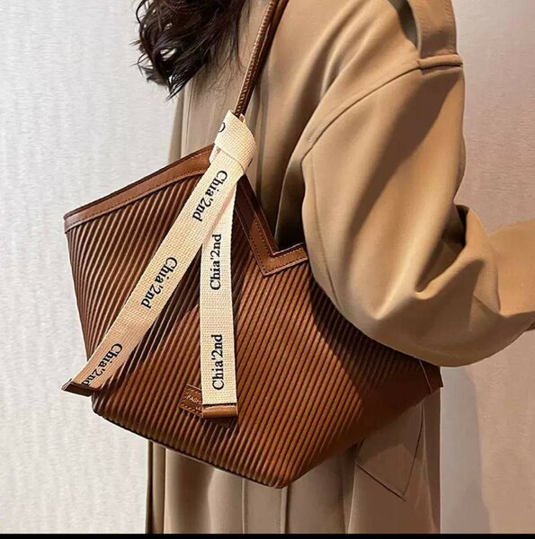 Hand bag