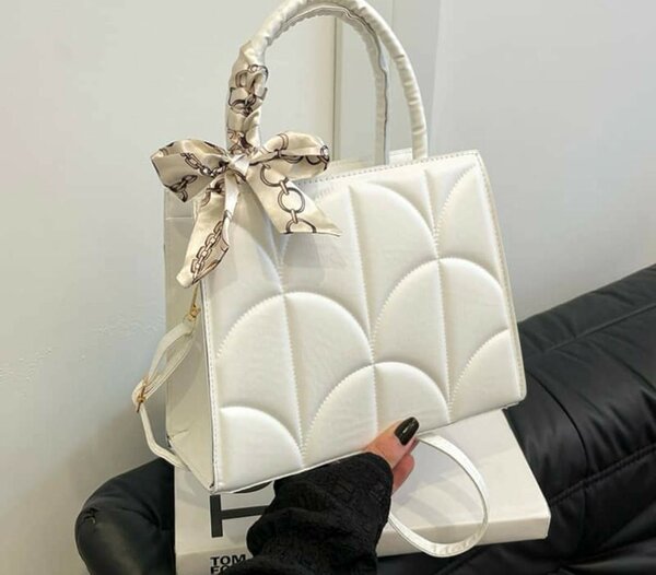 Handheld bag