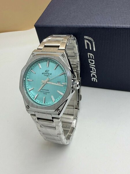 Montre Édifice Homme Élégante