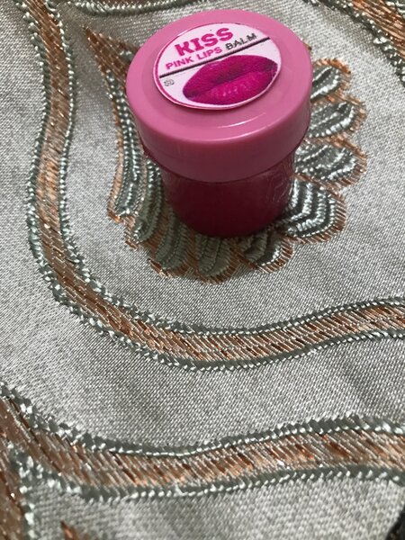 Baume à lèvres rose hydratant