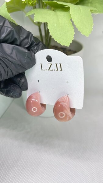 Teardrop earring