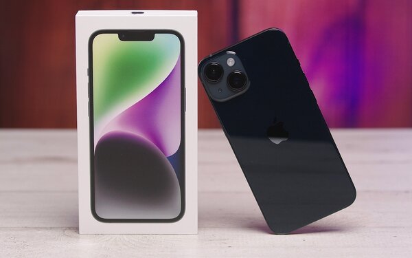 iPhone 14 simple
