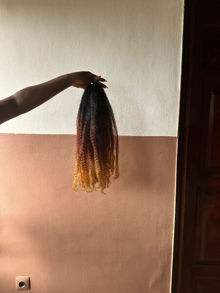 Extensions en cheveux crépus colorés