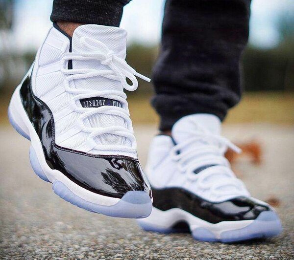 JORDAN 11