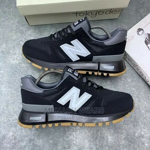 NEW BALANCE CLASSIC