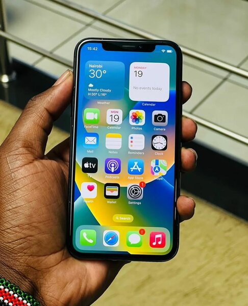iPHONE X 64B