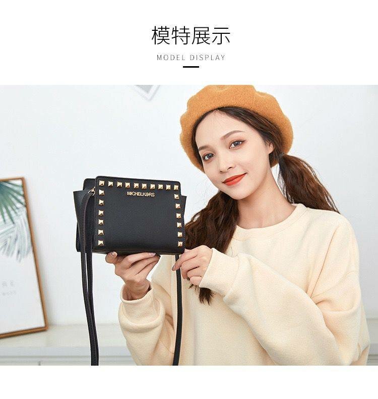 Petit sac à main clouté élégant
