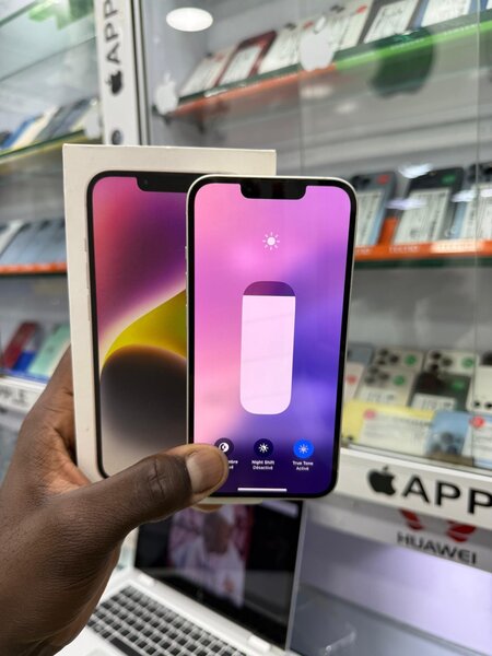 iPhone 14 simple