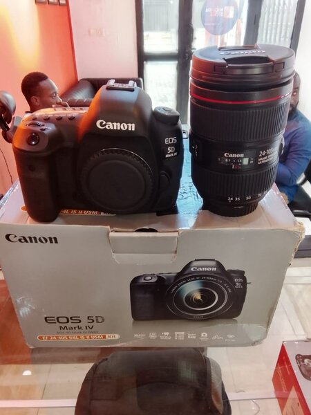 Canon  EOS 5D MARK IV
