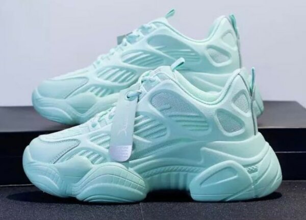 sports shoes