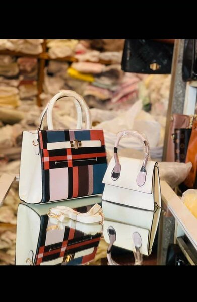 Ladies hand bag