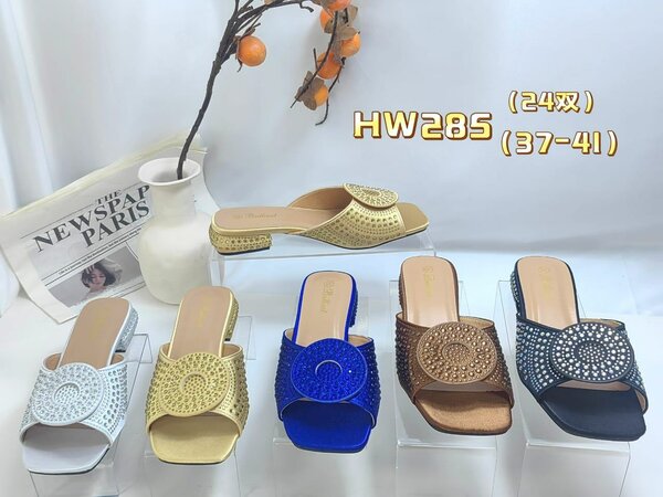 Ladies slippers