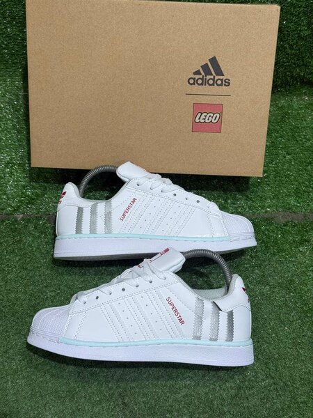 Sneakers Adidas x LEGO