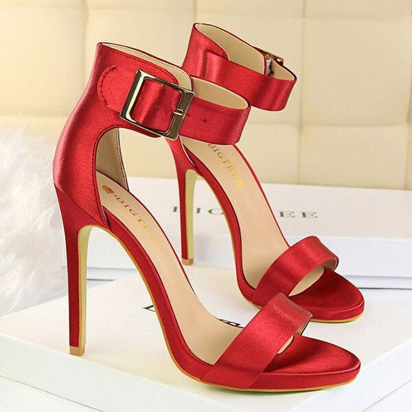HEELS