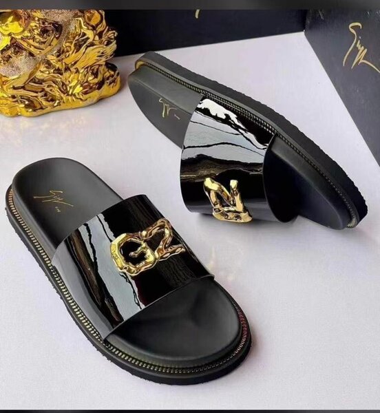 Sandal