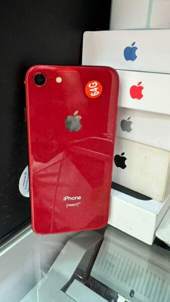 *iphone 8 64giga tout passe : 57.000f