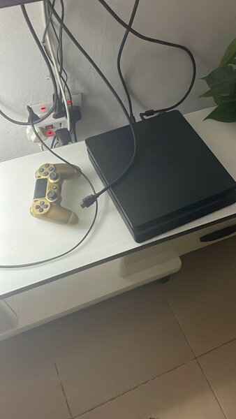 PS4 slim
