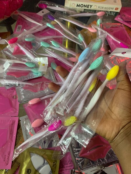 lip brush