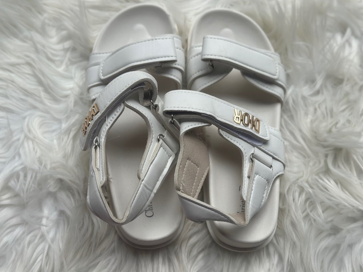 Sandales blanches élégantes