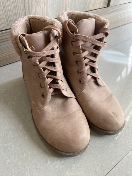 Winter boots.