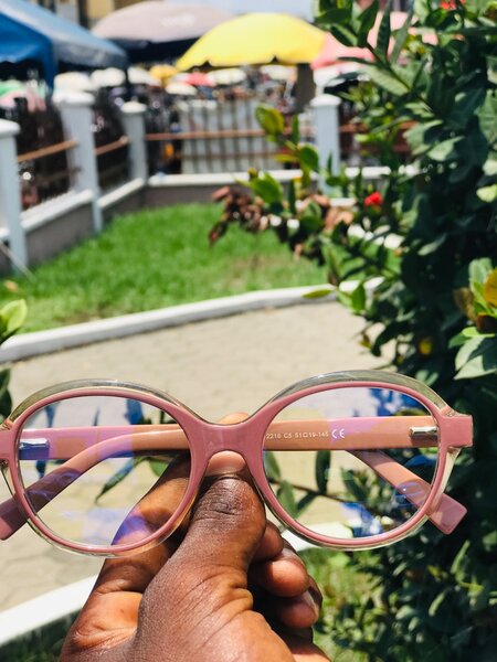 Lens frame