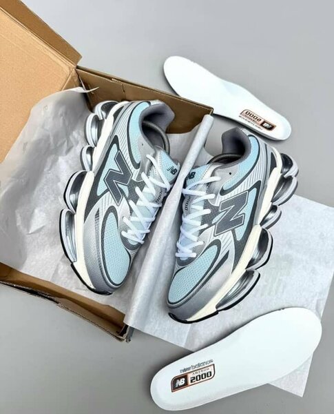 New Balance ABZORB 2000 Sneakers